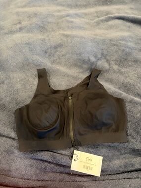 Zyia black Front Zipper access bra